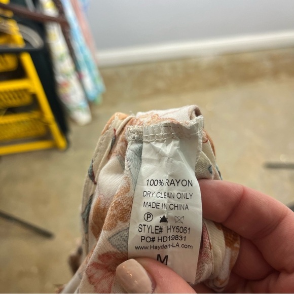 Hayden Size Medium Boho Pleated Floral Cream Dolman Wrap Cardigan Cover Q10 - Picture 8 of 9